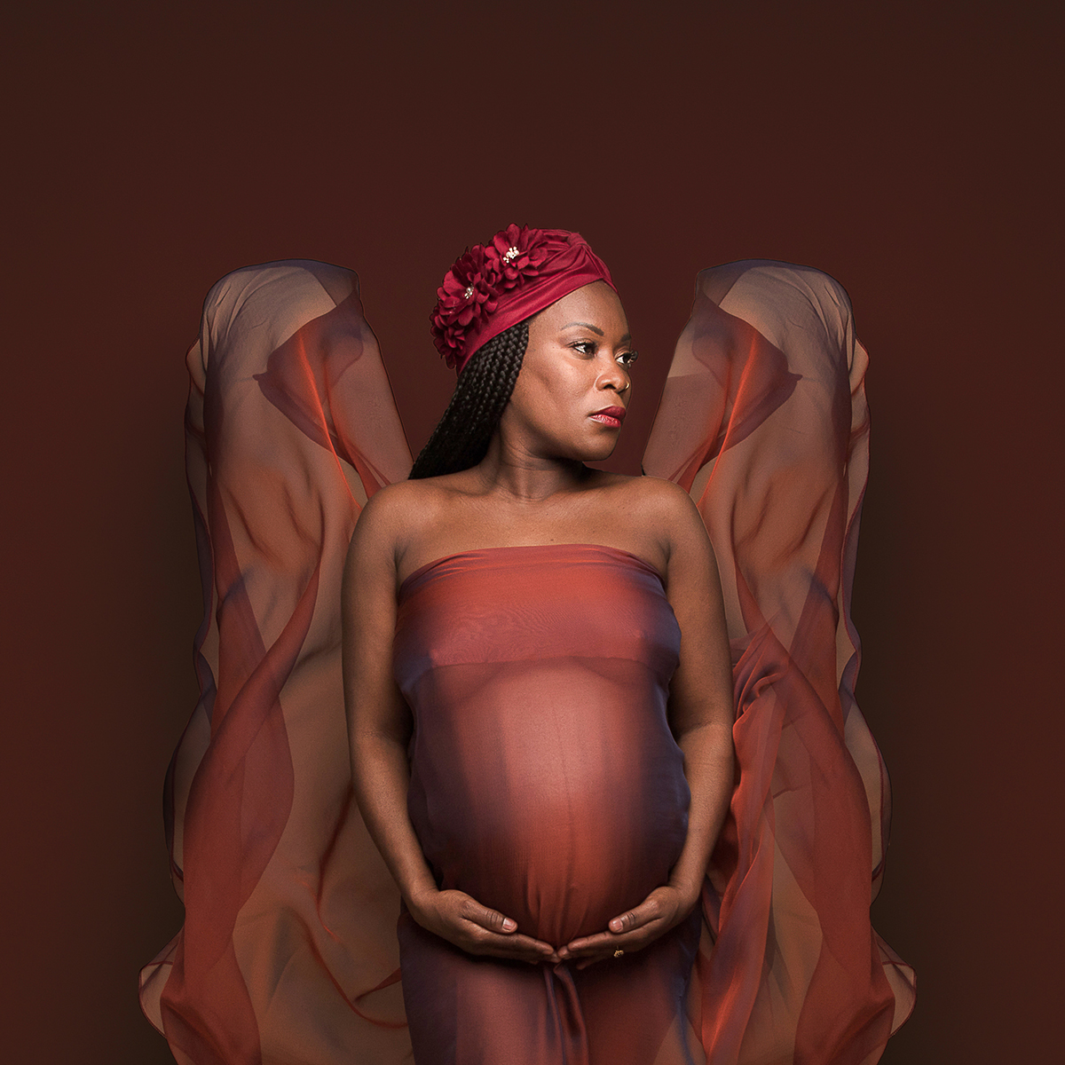 photo grossesse Annecy - Miser sur les accessoires pour photographier la femme enceinte, par Sandrine Prost, photographe d'art professionnelle